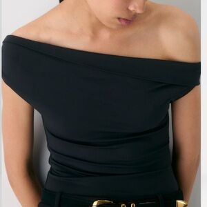 Aritzia Original Contour Ravish Top